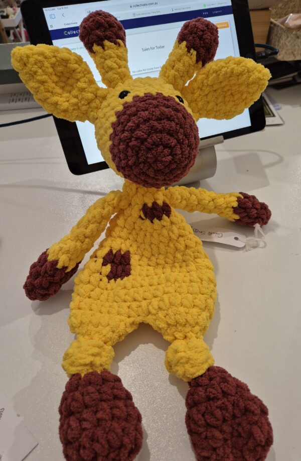 Crochet Giraffe Snuggler